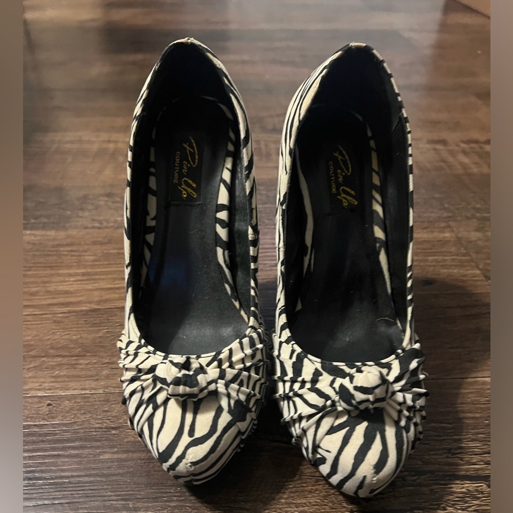 Pinup couture heels